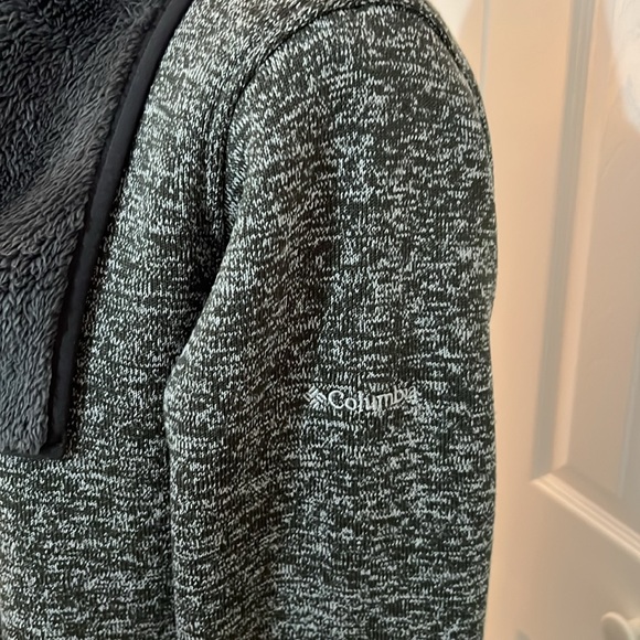 Beautifully warm sweater - Picture 2 of 9